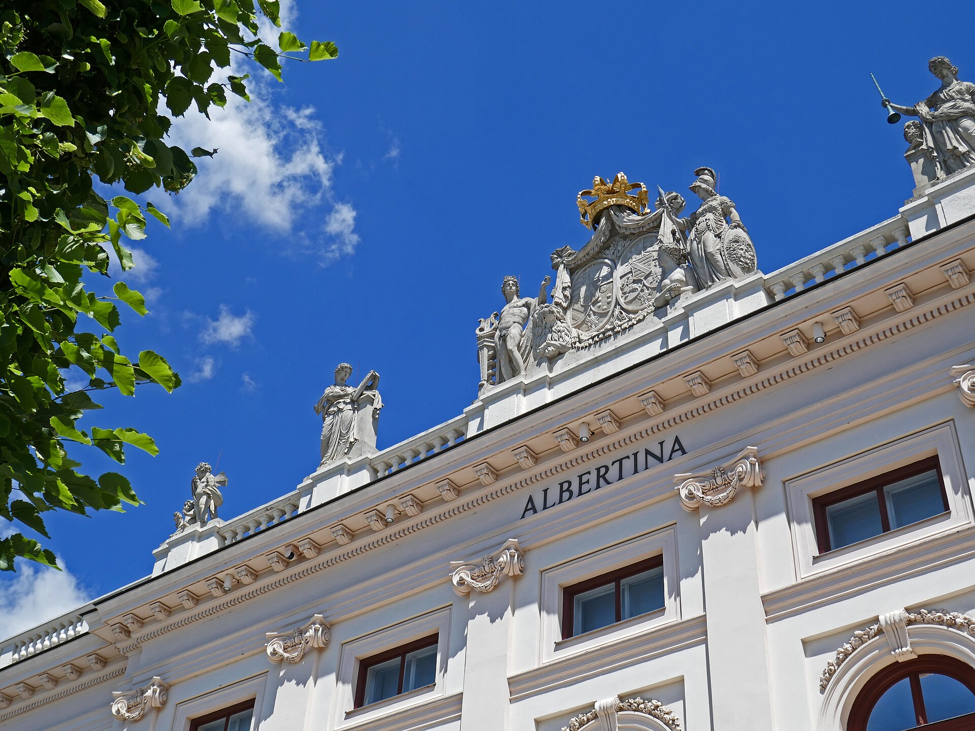 Sculptures on the Albertina roofline