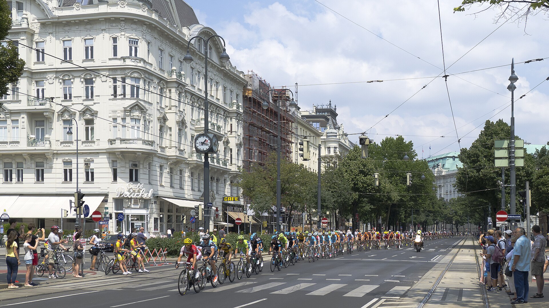 The Ringstrasse with its tram wires