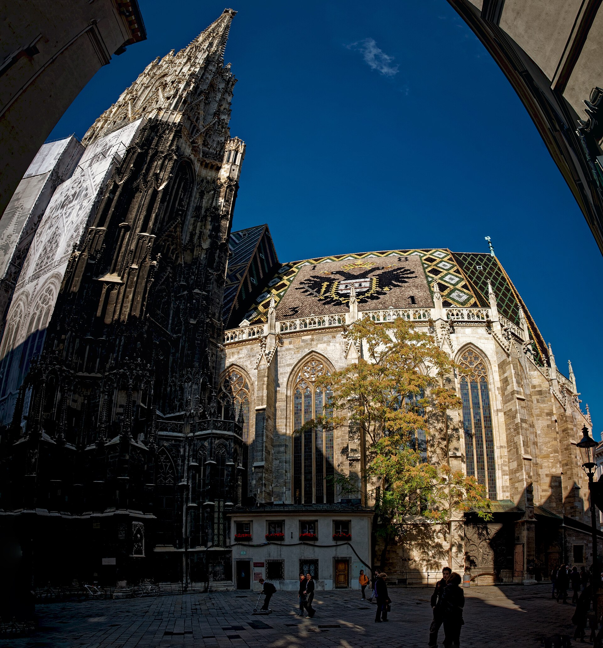 Stephansplatz in front of the cathedral